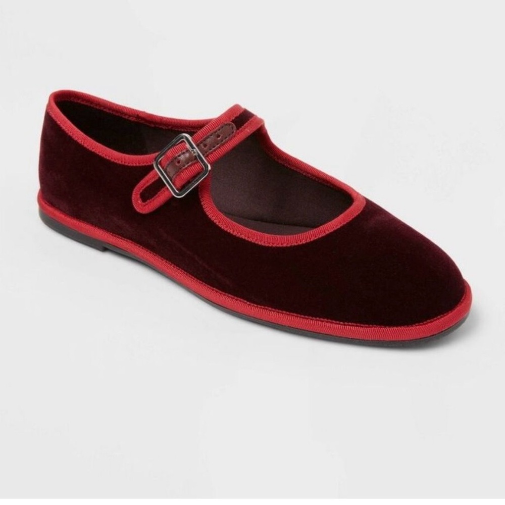 Universal Threads Halston Burgundy Mary Jane Shoes with Memory Foam sole